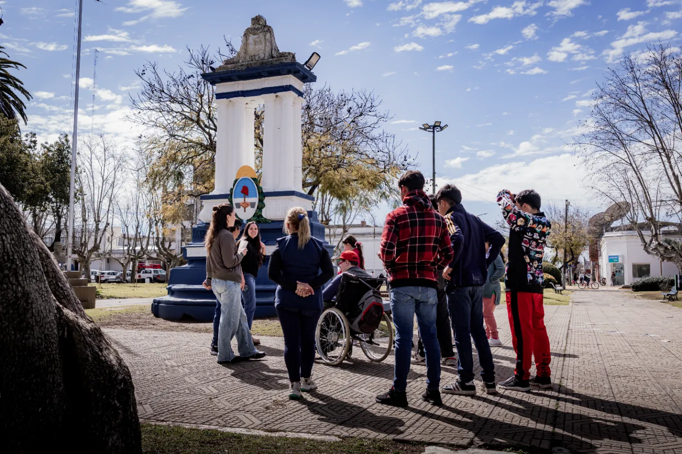 Plaza B. Rivadavia - Monumento a la Patria